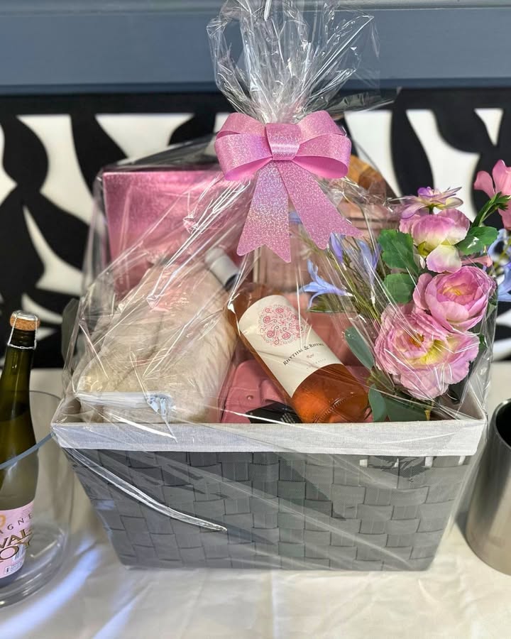 Featured image for “Mother’s Day Hamper Prize Giveaway: Win Over $100 Worth of Goodies at Club Lake Cathie”