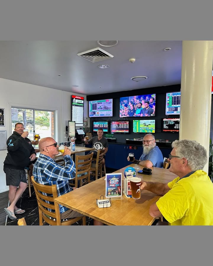 Featured image for “Happy Hour Every Day at Club Lake Cathie”